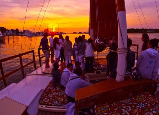 Fiesta en el Barco Sunset para Despedidas Tarragona Barco Sunset Despedidas Tarragona