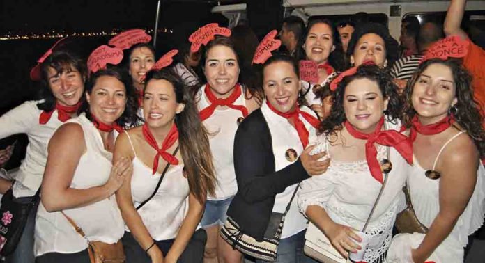 Fotos Barco Noche 01-06-2017 Despedidas Salou