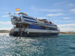Boat party en Salou: catamarán y celebración