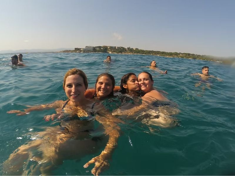 Fiesta en Barco Salou | Boat Party Despedidas - La Millor Farra Ambiente joven boat party