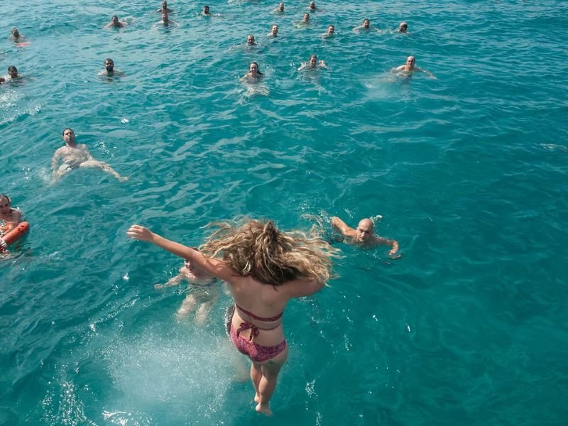 Fiesta en Barco Salou | Boat Party Despedidas - La Millor Farra Baño en alta mar Salou