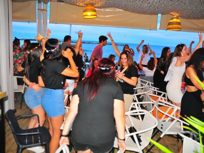Cena Despedidas Salou Frente al Mar | Beach Club cena-beach-salou